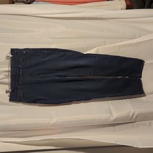 Levis Women's stretch size 4 jeans